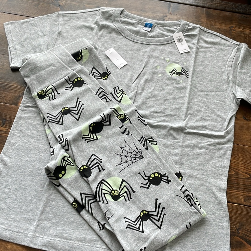 Old Navy Spider Halloween Pajamas - Picture 5 of 5